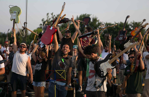 2Doc: We Are the Thousand