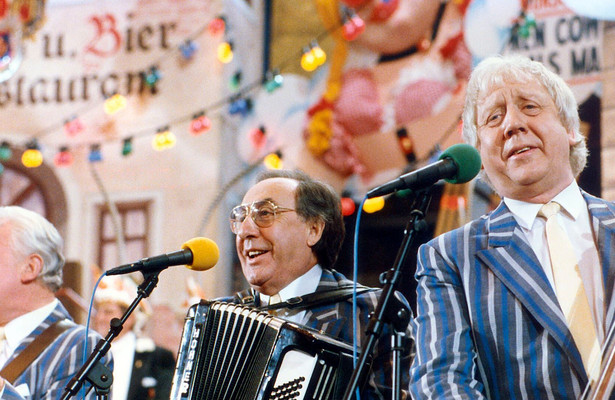 Alaaf, Helau und Tschingbumm