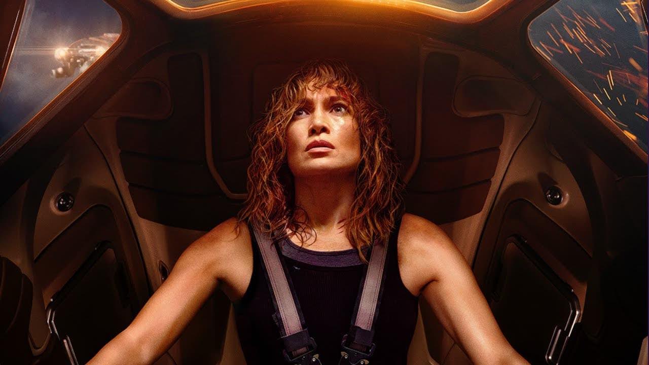 Jennifer Lopez neemt het op tegen een moordzuchtige AI in de actiefilm Atlas op Netflix 