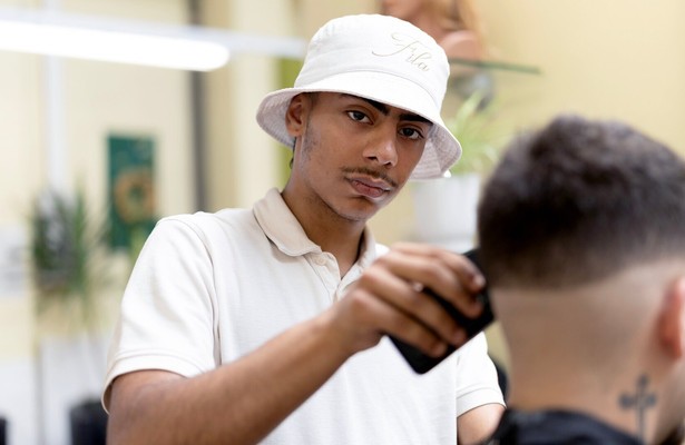 Back to the sytem - Vier Jugendliche lernen arbeiten