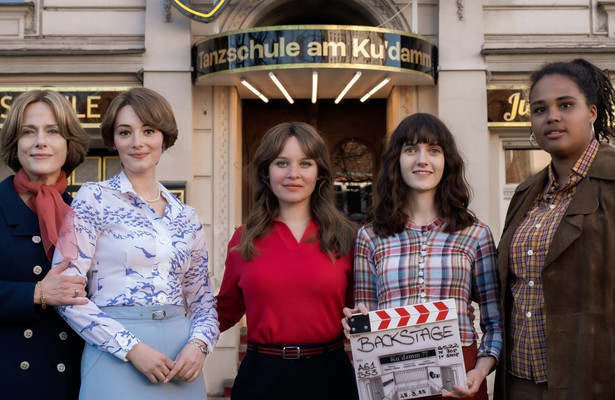 Backstage - Ku'damm 77: Eine neue Generation tanzt mit