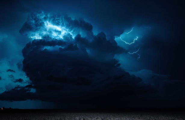 Blitze - Himmel unter Strom