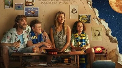 https://tvgidsassets.nl/upload/b/origineel/Boy_swallow.jpg