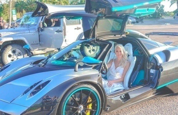 Car Crews with Supercar Blondie