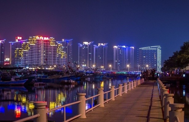 China ganz lässig - Aufbruch mit Surfbrett