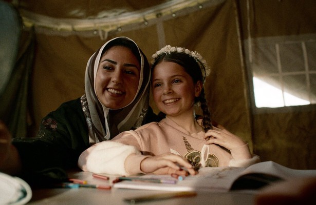 Close your eyes Hind