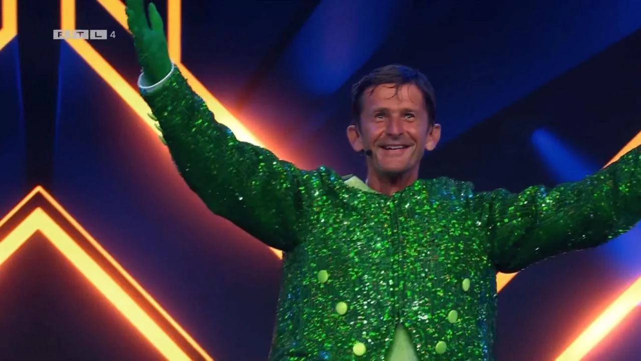 Cornald Maas als Zure Bom in The Masked Singer 2024