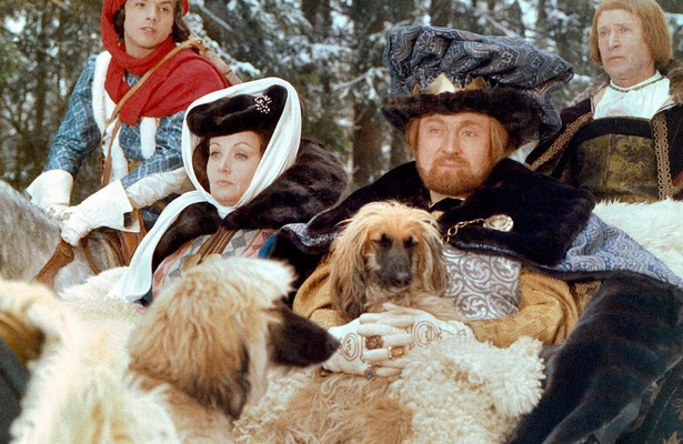 Drei Haselnüsse für Aschenbrödel