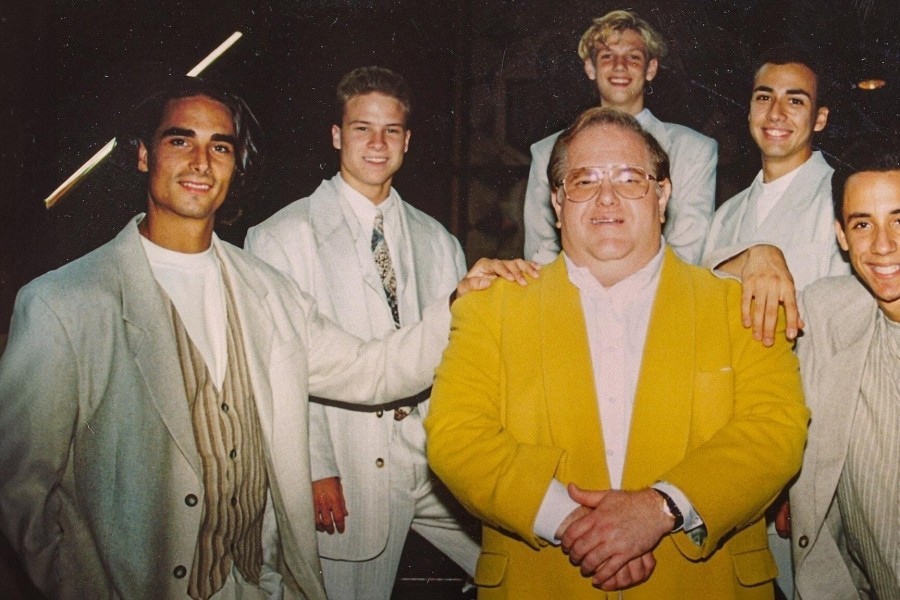 https://tvgidsassets.nl/upload/d/gd/dirty-pop-the-boyband-scam-dirty-pop-the-boyband-scam-2-7801775362-I-k7v.jpg