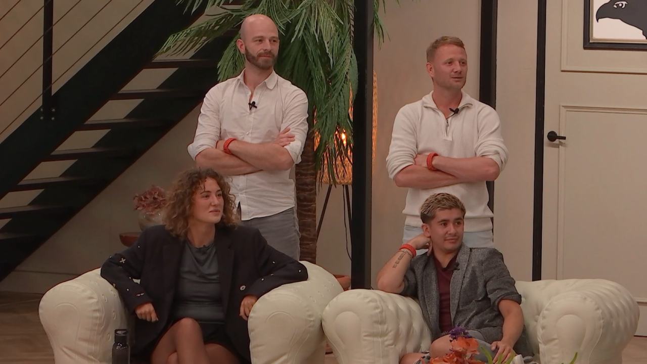 Desmond, Peter, Julia en Justin als Vossen in De Bondgenoten