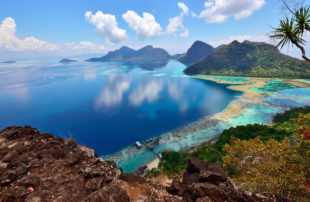 Earth's tropical islands
