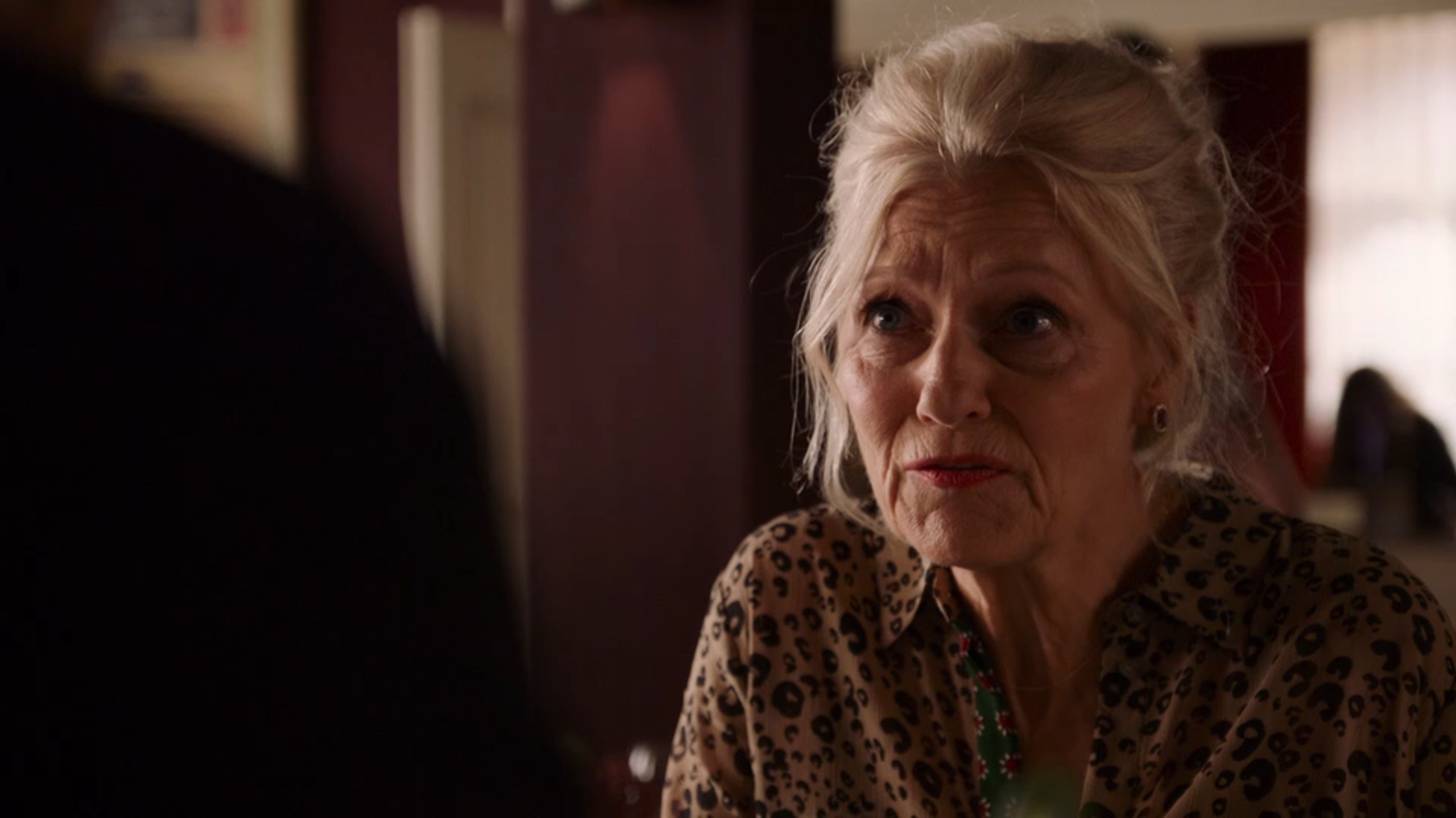 Elly ziet niets kwaads in het gedrag van Bas