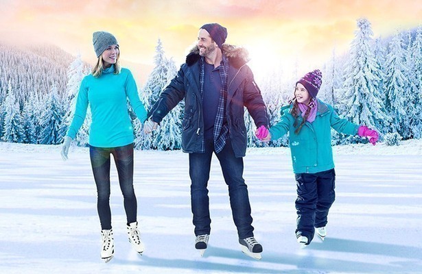 Falling For Christmas