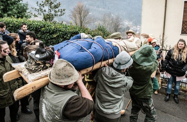 Geo Reportage: Schignano - Ein uralter Karneval in Italiens Bergen