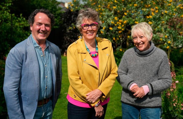 Greatest Gardens with Diarmuid Gavin and Carol Klein
