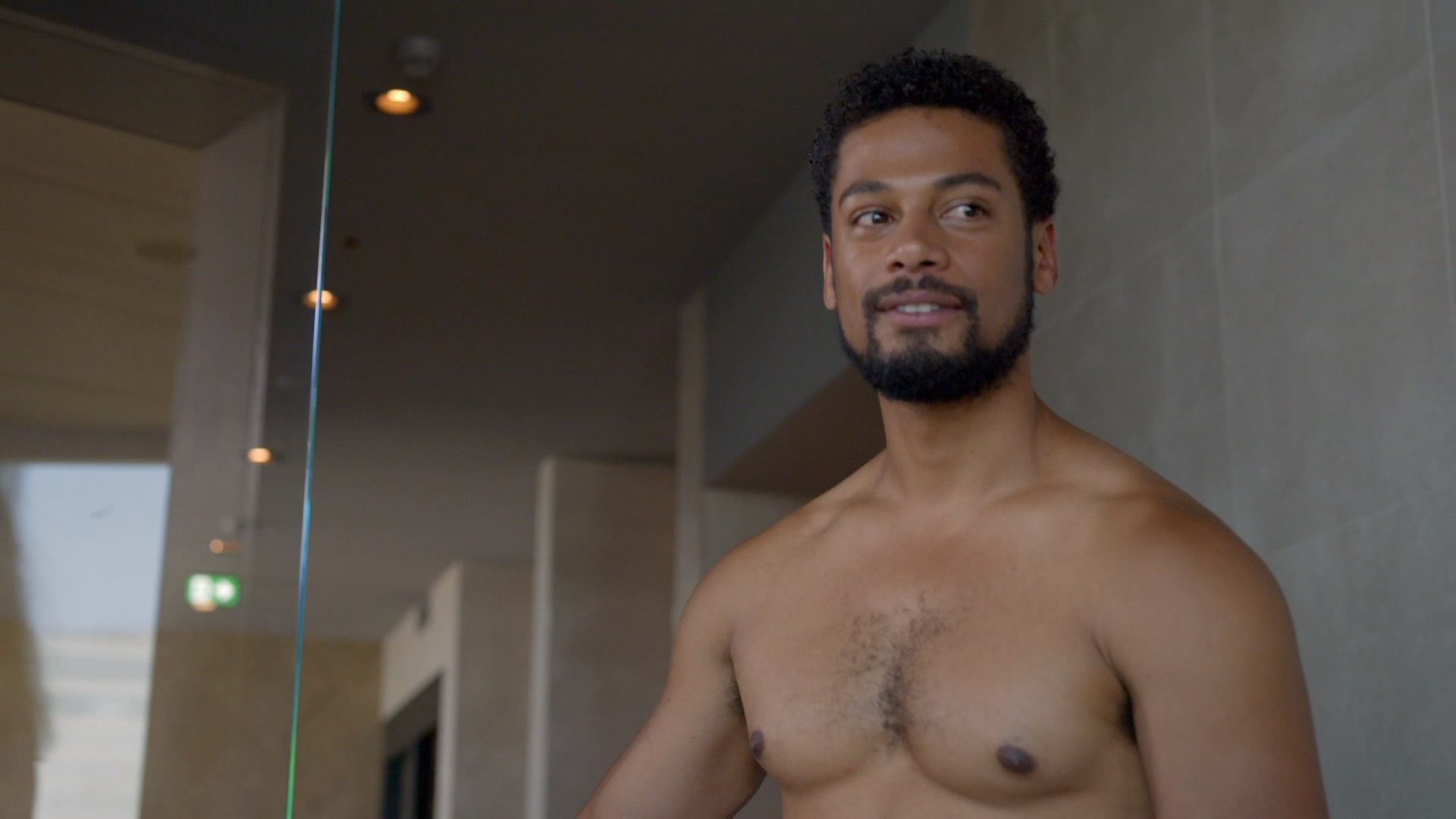 Kiefer Zwart wilde niet de hunk van de serie zijn