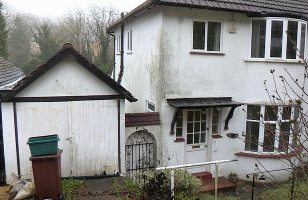 Homes under the hammer