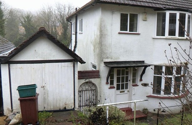 Homes under the hammer