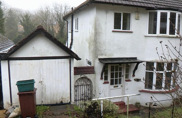 Homes under the hammer