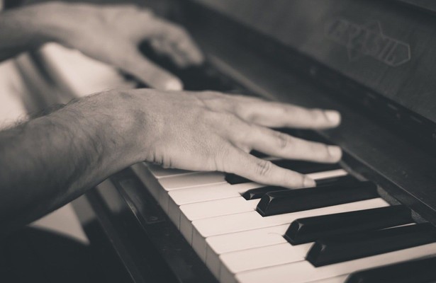 In concert: Billy Joel - Live in Long Island