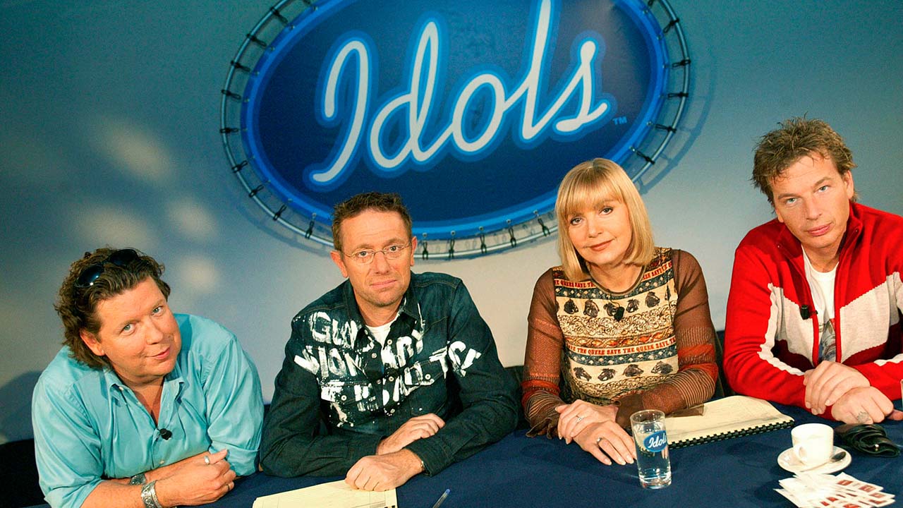 Henkjan Smits, Eric van Tijn, Jerney Kaagman en Edwin Jansen bij Idols (2002)