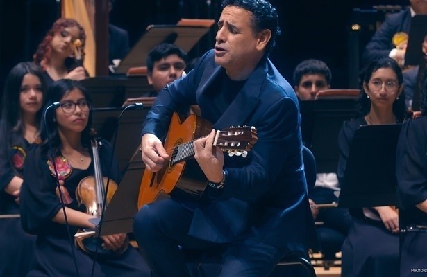 Juan Diego Flórez, Sinfonía por el Perú : Airs d'opéra et zarzuela
