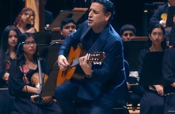 Juan Diego Flórez, Sinfonía por el Perú : Airs d'opéra et zarzuela