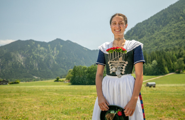 Jung und glücklich auf dem Land