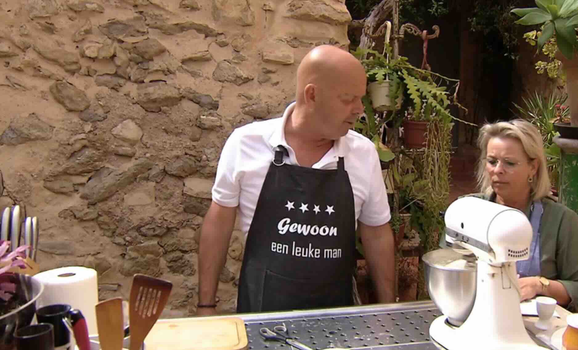 JP en Bianca bakken een taart