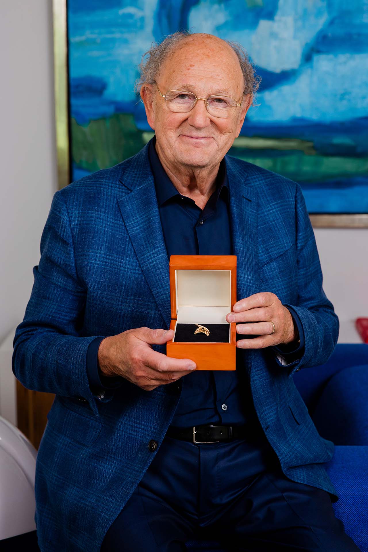 Joop van den Ende met de Gouden Televizier Oeuvre-Ring