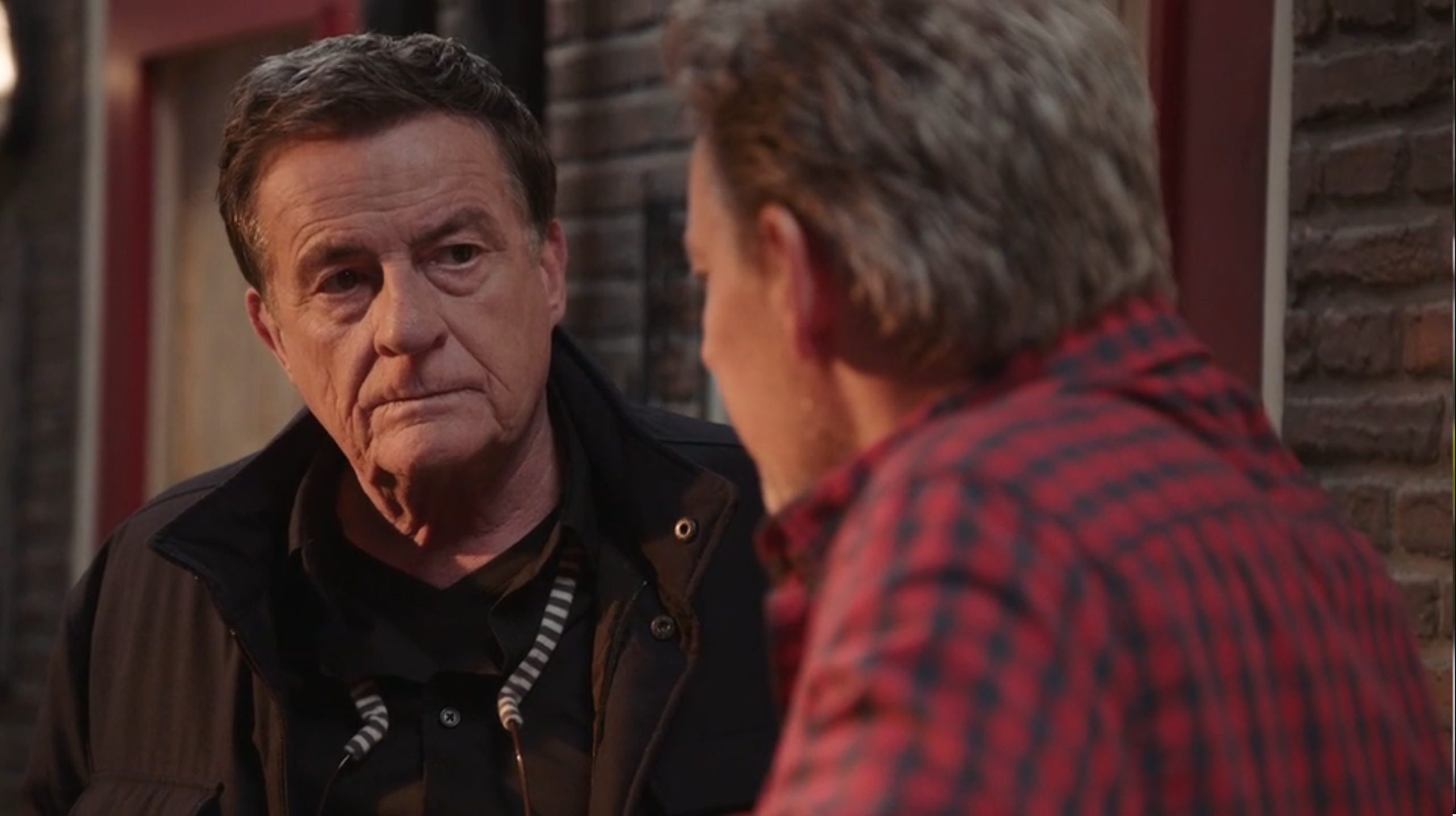 Henk meent dat Julian professionals moet inschakelen