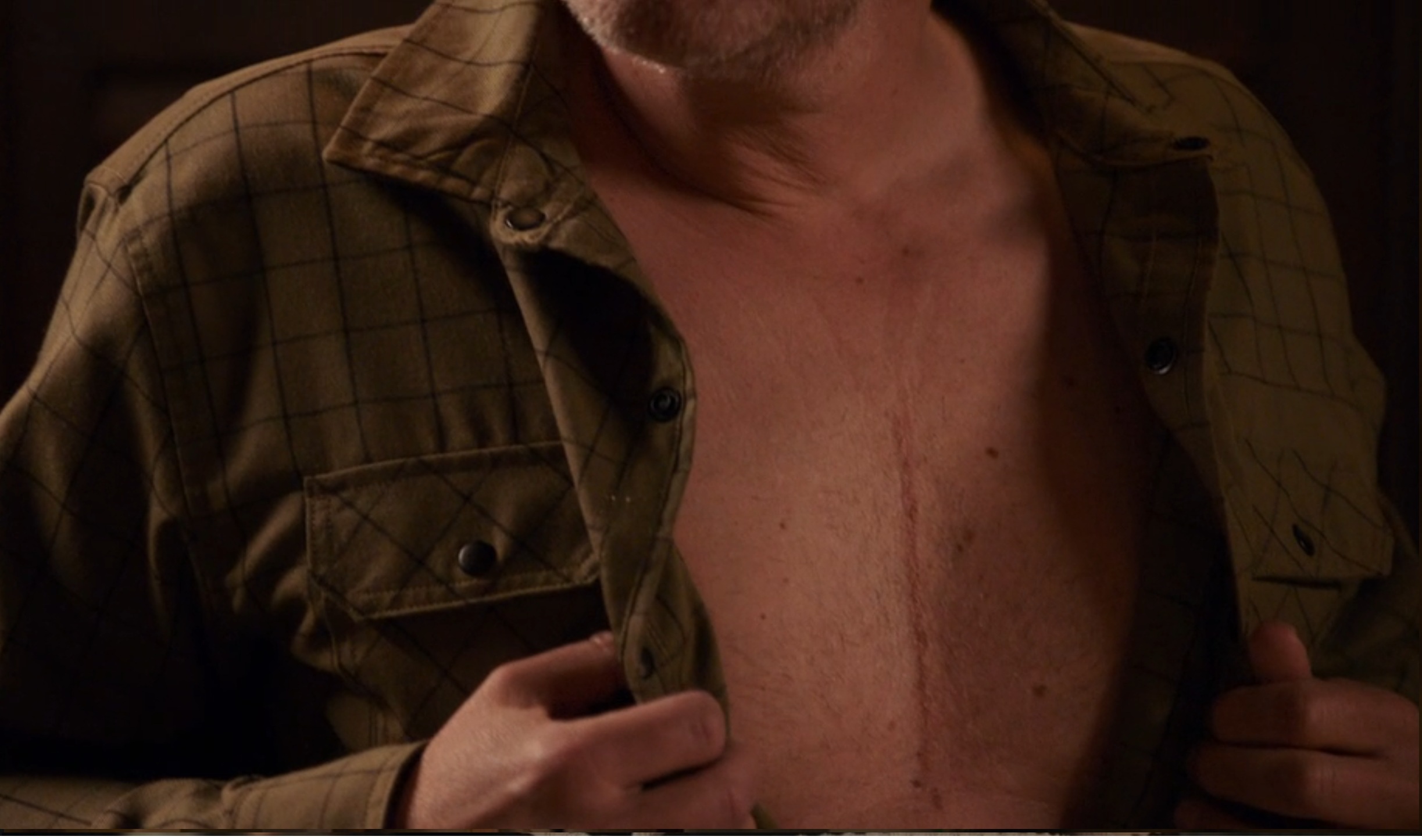 Julian geeft zich letterlijk bloot aan Noor