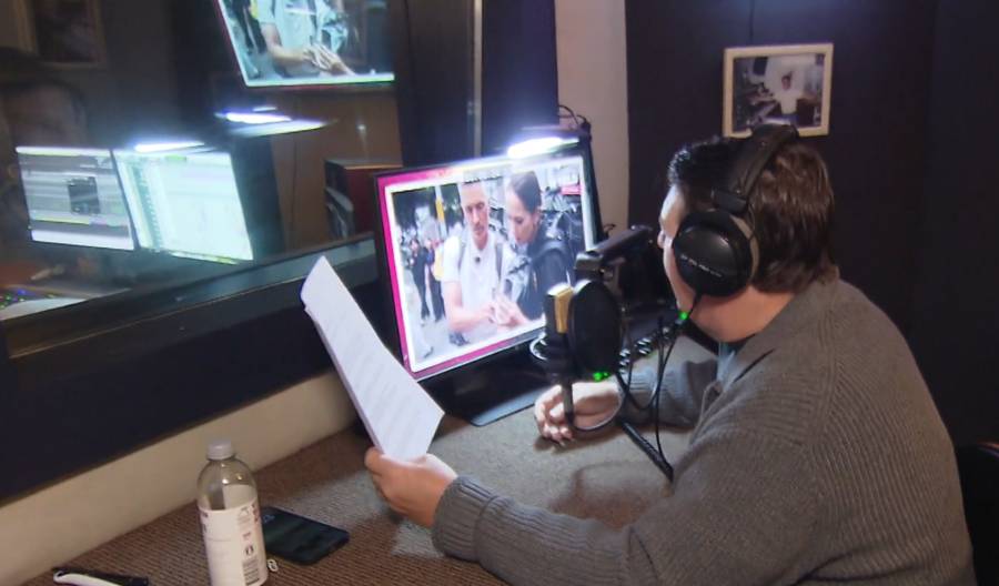 Martijn Krabbe spreekt voice-overs in.