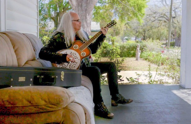 Lynyrd Skynyrd: If I leave here tomorrow