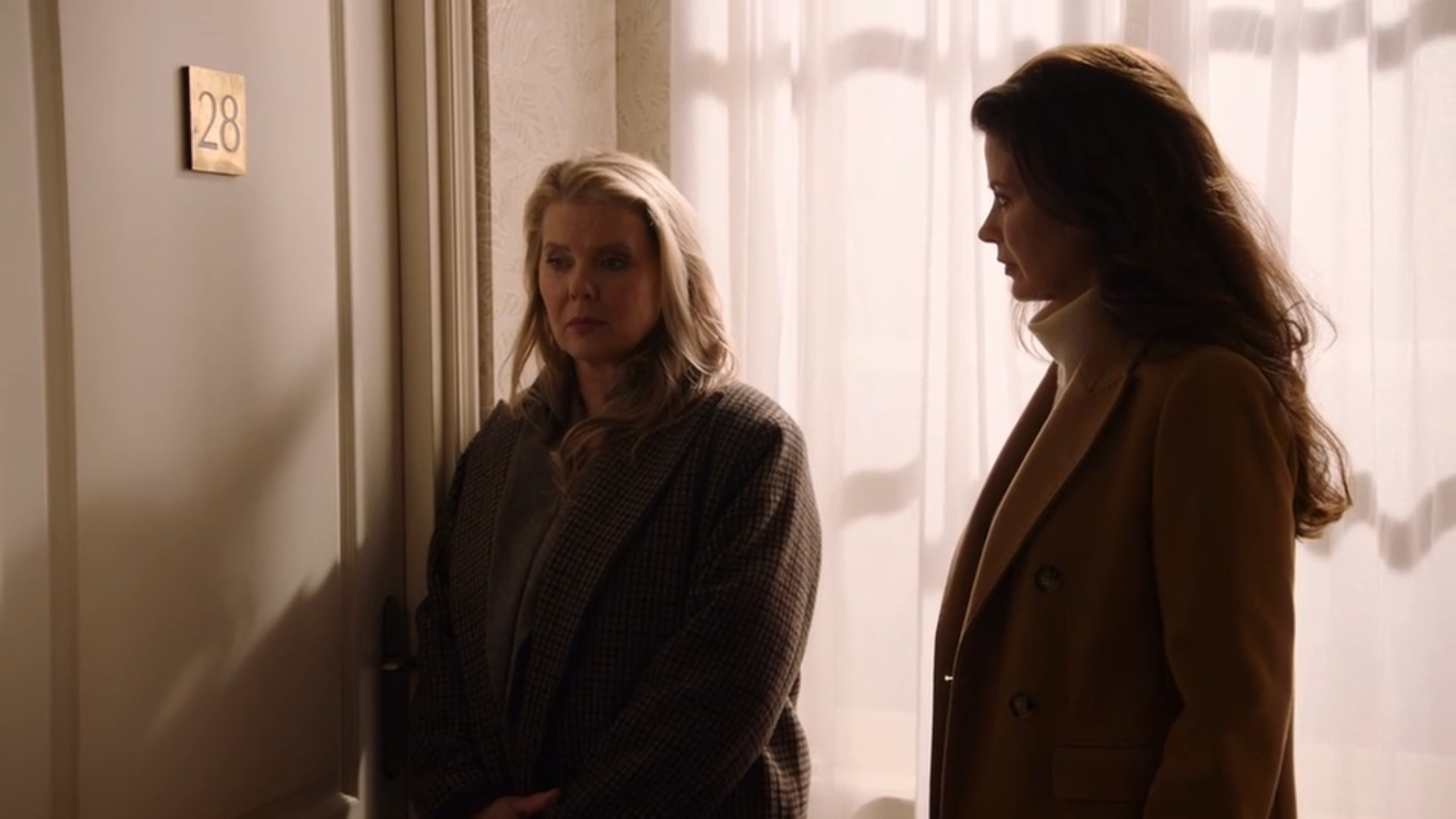 Linda en Janine willen een DNA-test doen bij Haakon