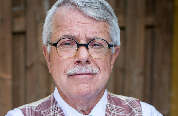 Mr. Frank Visser doet uitspraak