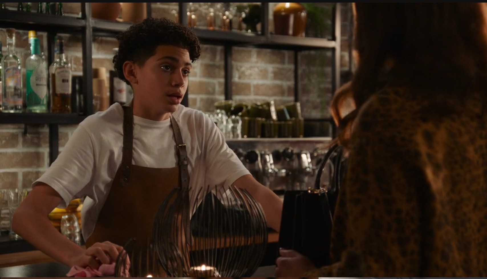 Manu moet zijn schuld afbetalen