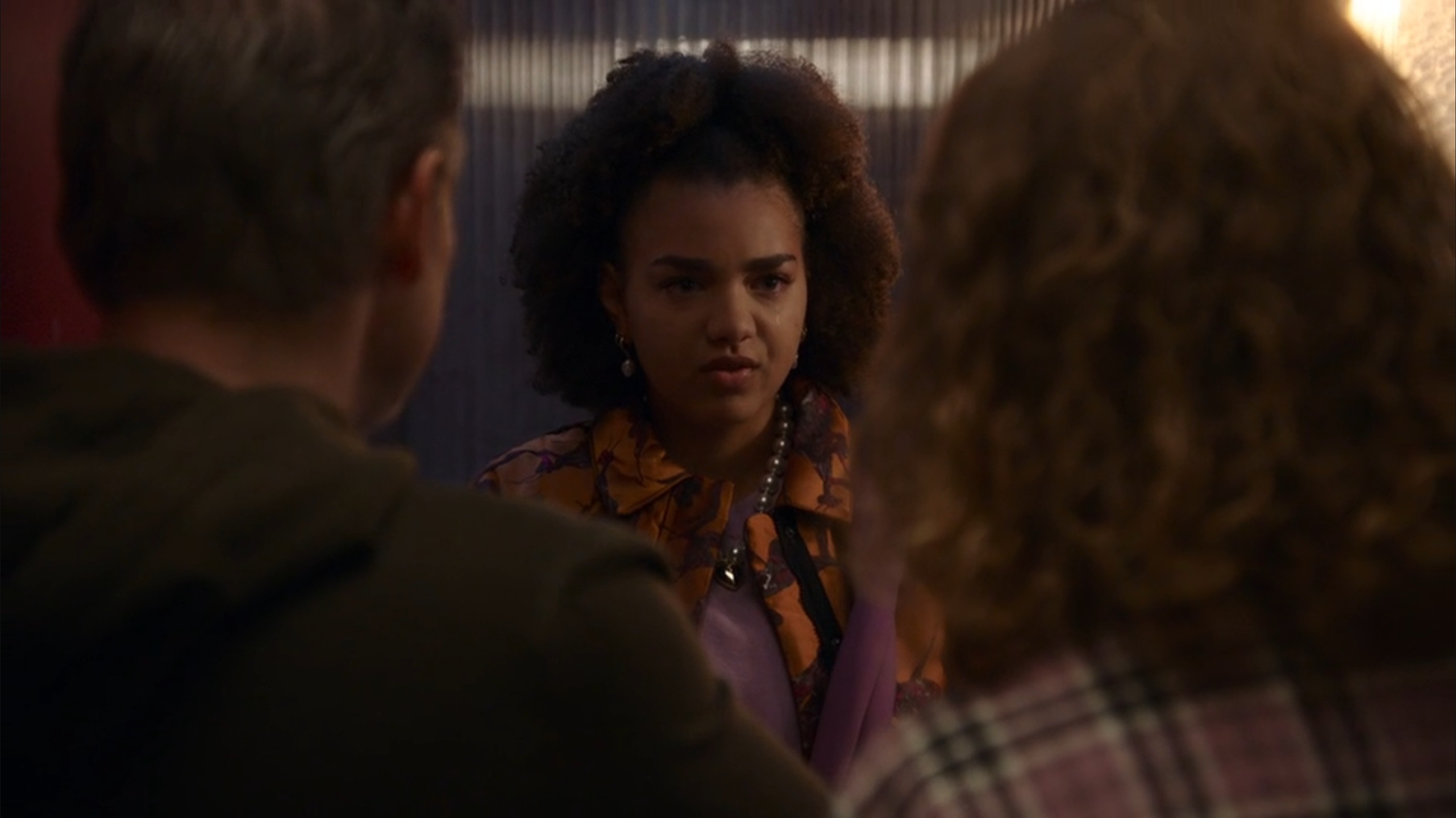 Marie betrapt Julian en Noor