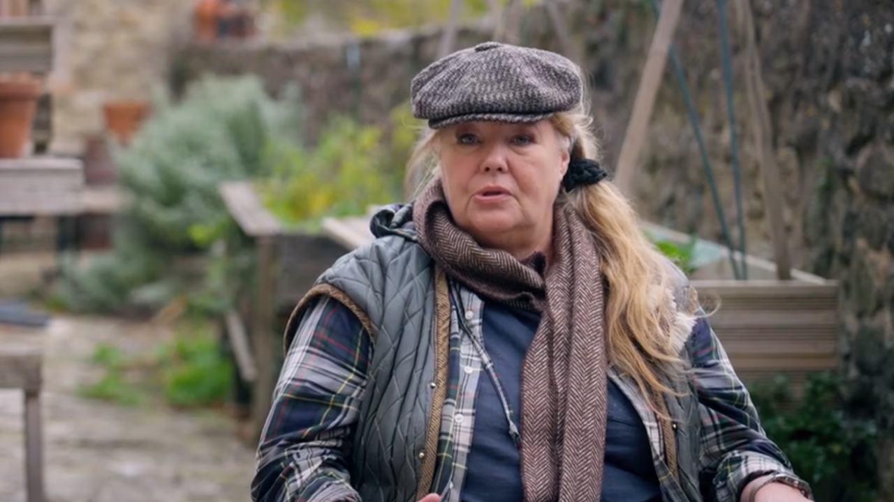 Mireille in B&amp;B Vol Liefde: De Aftrap