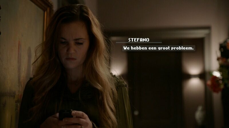 Nina stuurt Stefano een ouderwets sms'je
