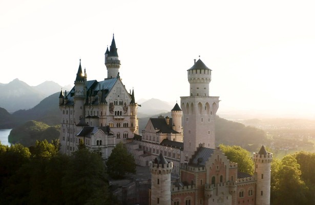 Neuschwanstein - Ludwigs Traum, Ludwigs Tragödie