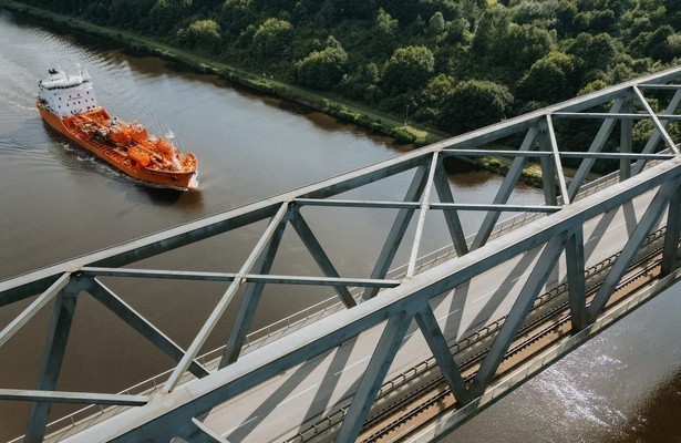 Nord-Ostsee-Kanal - Lotsen, Lasten und Verfall