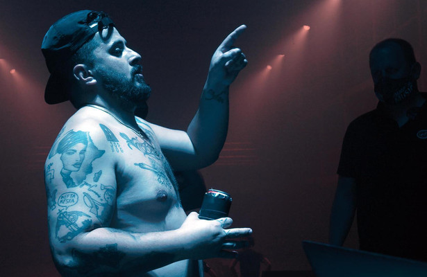 NPO Doc: Zwangere Guy - Dansen op de vulkaan