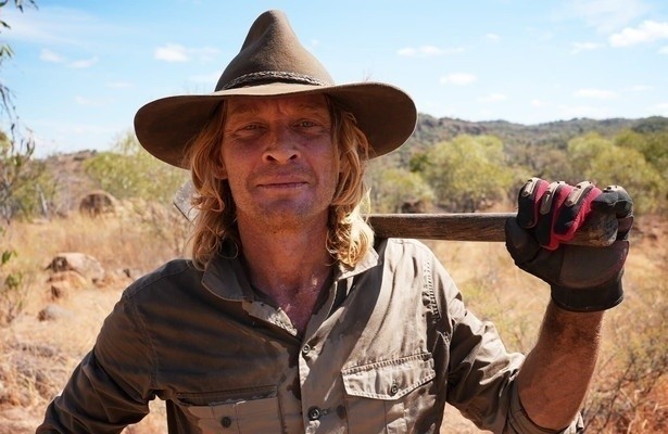 Outback crystal hunters