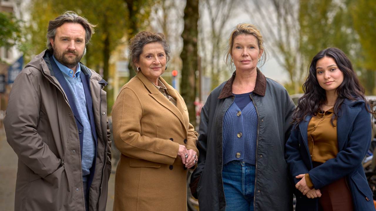 De cast van Pro Deo (met o.a. Annet Malherbe en Tjitske Reidinga)