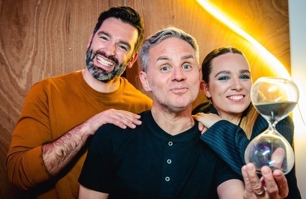 Peter Van de Veire en de zandloper