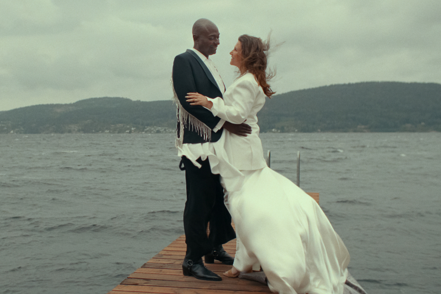 https://tvgidsassets.nl/upload/r/gd/rebel-royals-an-unlikely-love-story-2-9782789741-H-iFz.jpg