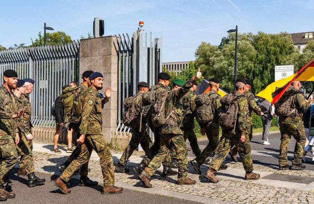 Re: Heimatschutz - Soldaten aus der Mitte der Gesellschaft