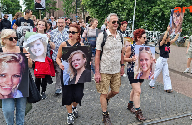 Re: Hollands Frauen schlagen zurück
