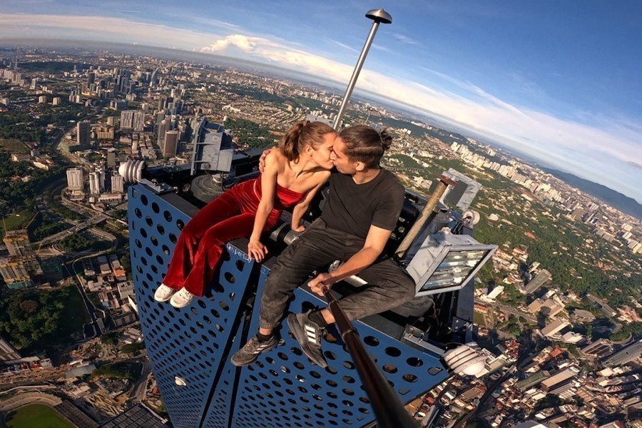 Skywalkers: A Love Story